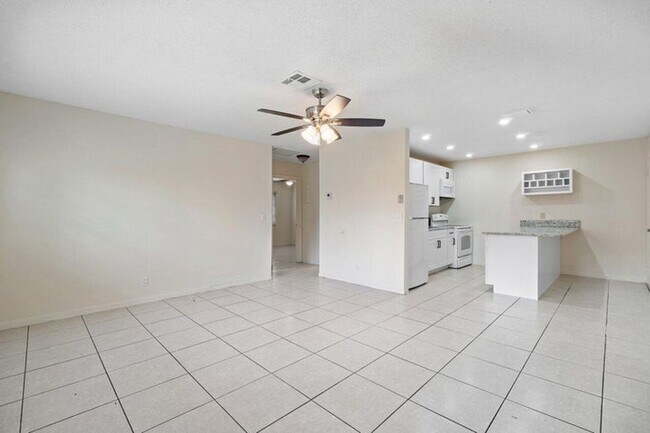 Building Photo - 5854 Kumquat Rd