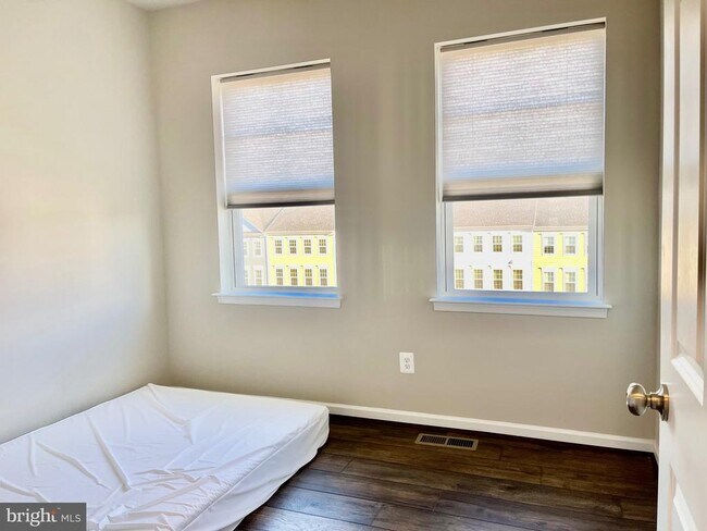 Foto del edificio - 14311 Potomac Heights Ln