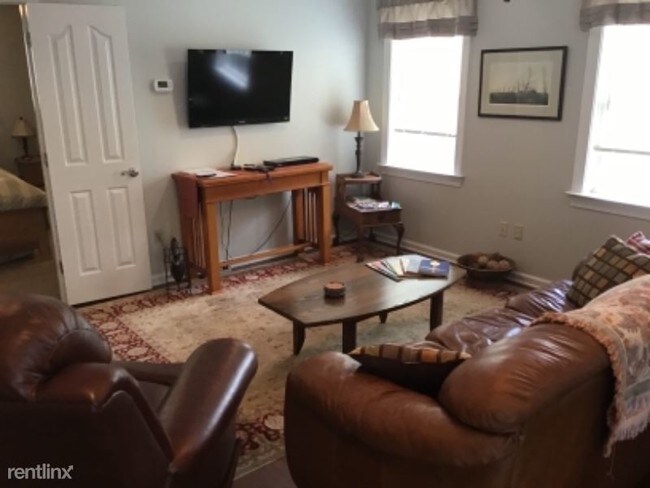 Building Photo - 1 br, 1 bath Apartment - 273 Tanbark Dr