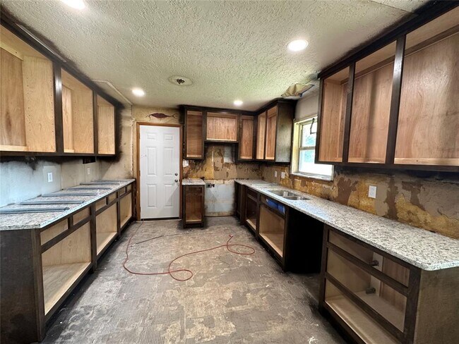 Building Photo - 412 Sundown Dr