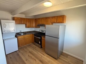 Building Photo - 5300 School St