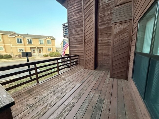 Foto del edificio - Beautiful West Side 2 Bedroom Condo w/ Views!!