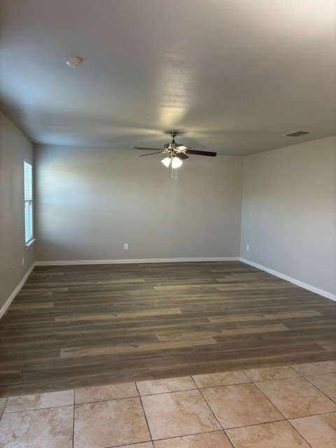 Foto del edificio - 1428 Montoya Ln