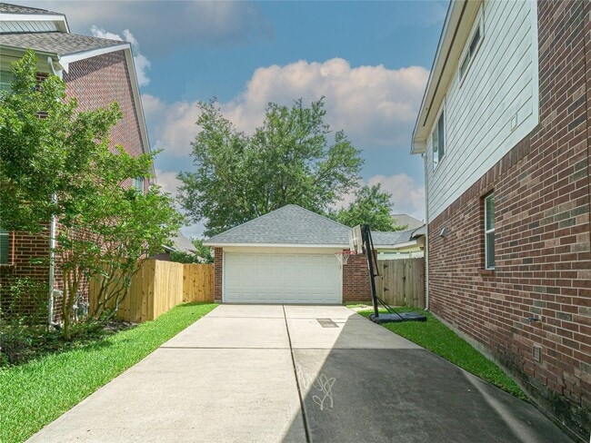 Building Photo - 3606 Paluxy Cir