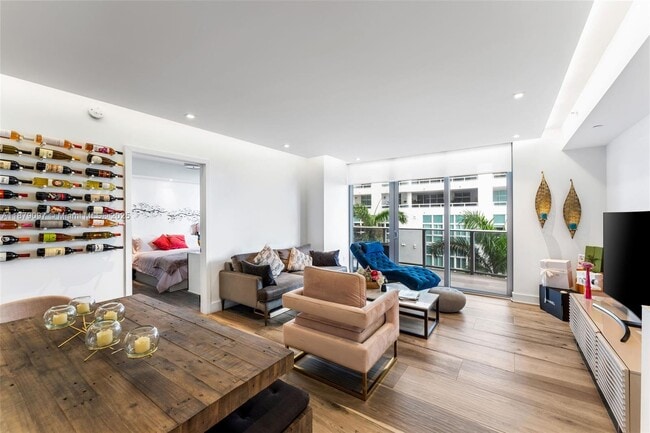 Foto del edificio - 488 NE 18th St