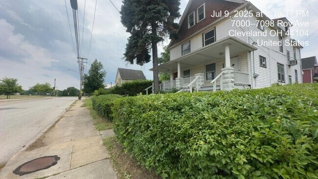 Foto del edificio - 2958 E 71st St