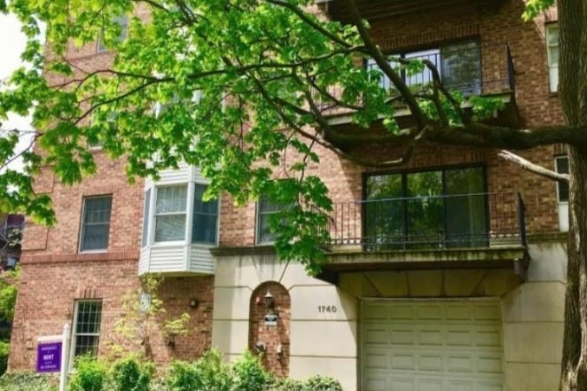 Primary Photo - 1740 Hinman Ave