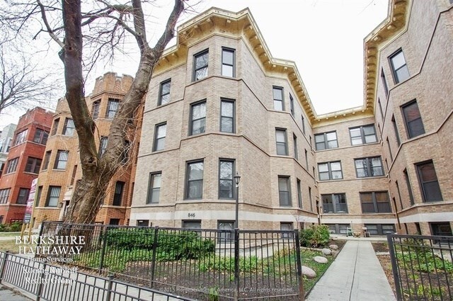 Primary Photo - 846 W Newport Ave