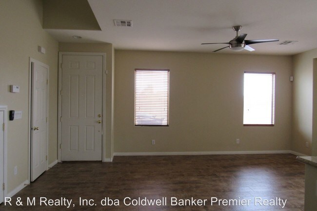 Building Photo - 3 br, 2.5 bath House - 144 Sitka Spruce