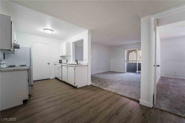 Foto del edificio - 230 Mission Newport Ln