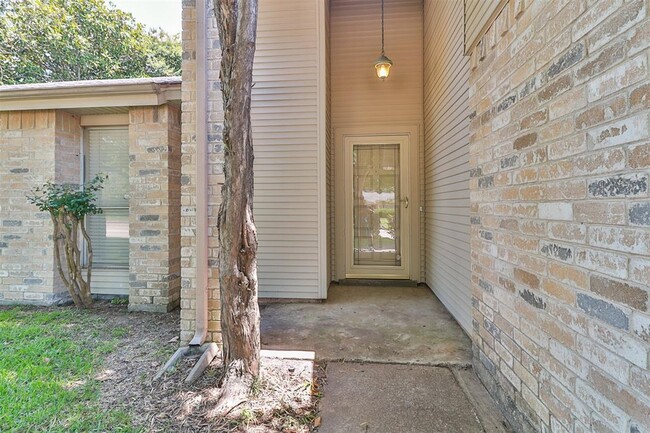 Building Photo - 13430 Wimbledon Oaks Dr