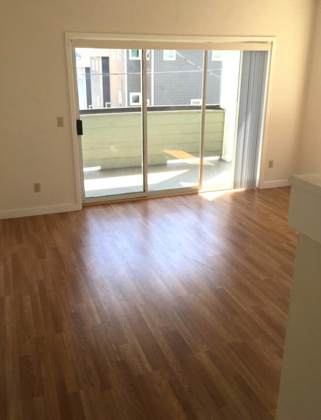 Building Photo - 2 bedroom in Seattle WA 98112