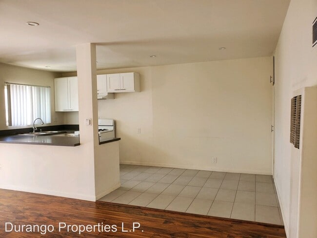 Building Photo - 3147 S Durango Ave