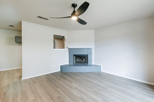 Foto del edificio - Price reduced! /Cooper Schools! New, Fresh...