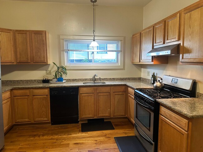 Photo - 113 Comstock Pl Apartment