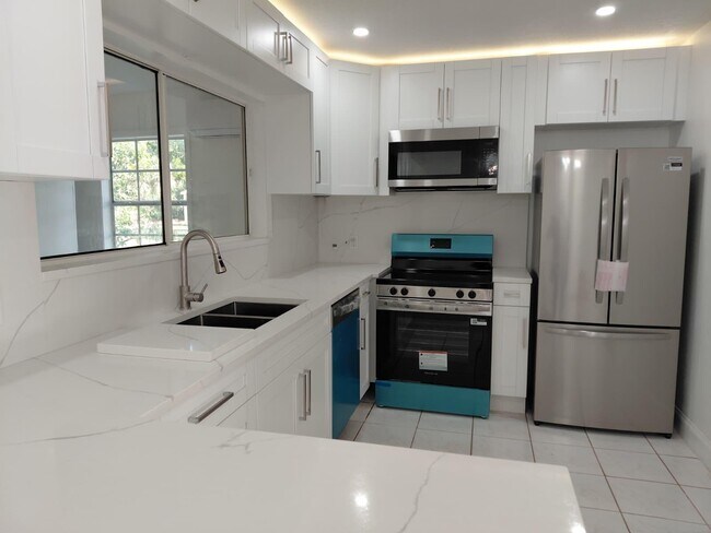 Foto del edificio - 2431 SE Robin Cir