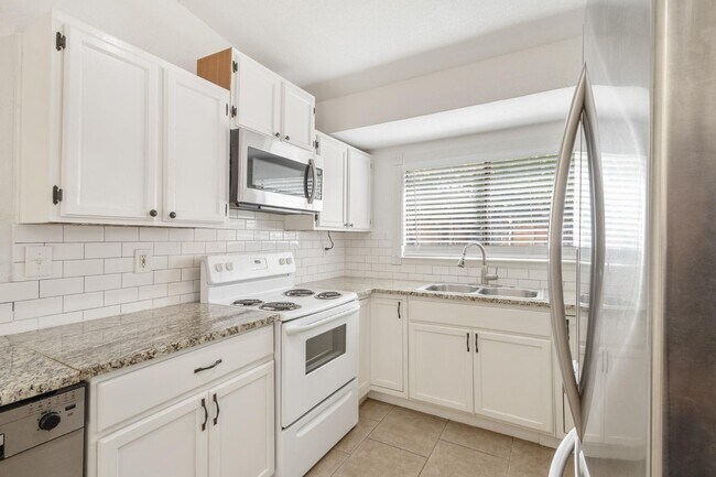 Foto del edificio - 4003 Sunrise Creek Dr