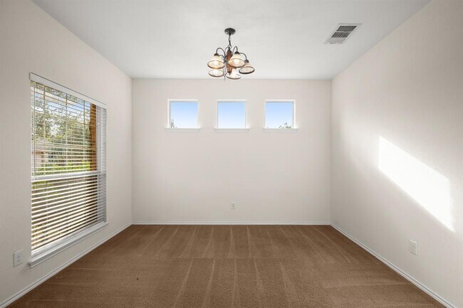 Foto del edificio - 4617 Tiddle Ln