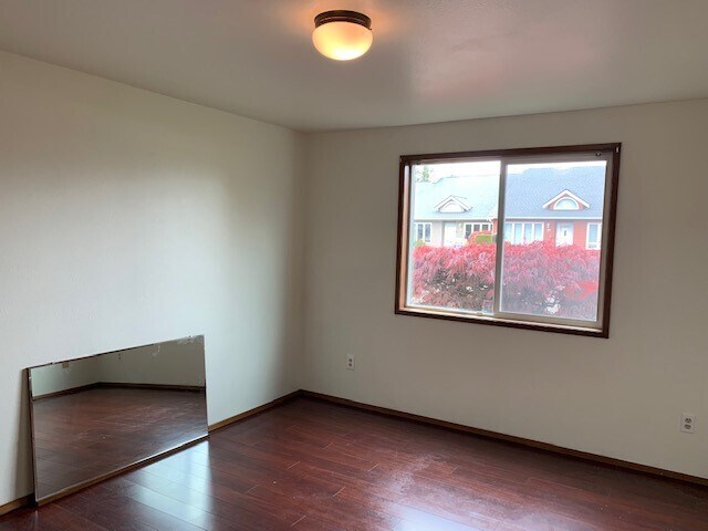 Building Photo - 105 Fairside Dr
