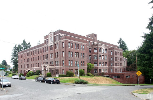 Building Photo - Capitol House Apartments