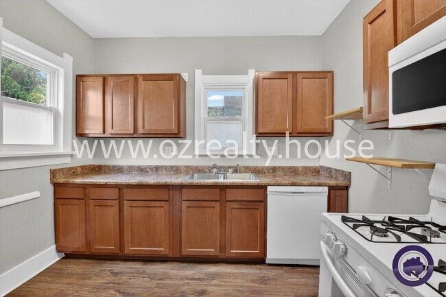 Foto del edificio - 614 Woodstock Ave