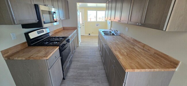 Foto del edificio - 13366 Verbena St