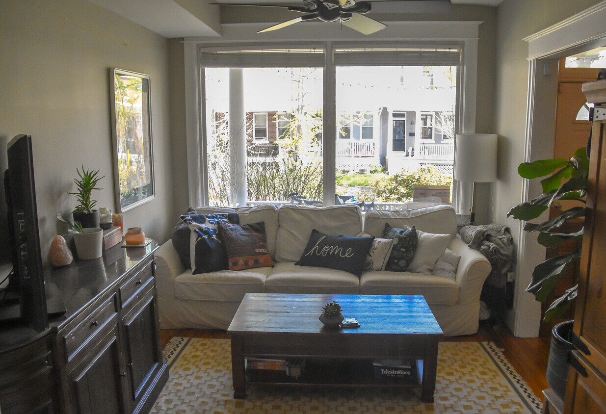 Foto principal - 1317 Corbin Pl NE