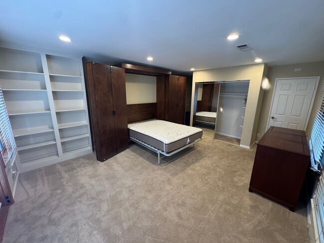 Foto del edificio - Quail Canyon Rd