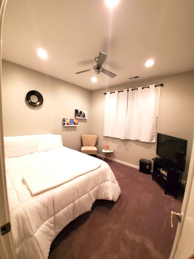 Foto del edificio - 2139 N Bingham St