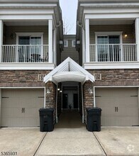 Building Photo - 107 Birch Ct