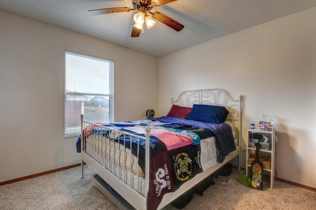Building Photo - Kobuck Apartments