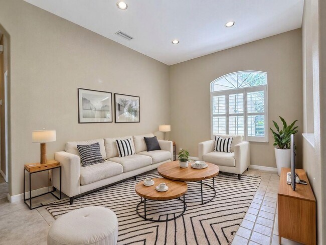 Foto del edificio - Your everyday staycation begins here - 3Bedrooms / 3Baths home at Turtle Rock with a private pool!