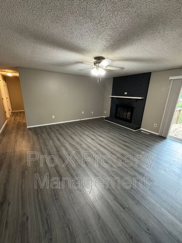 Foto del edificio - 3203 W Riverside St