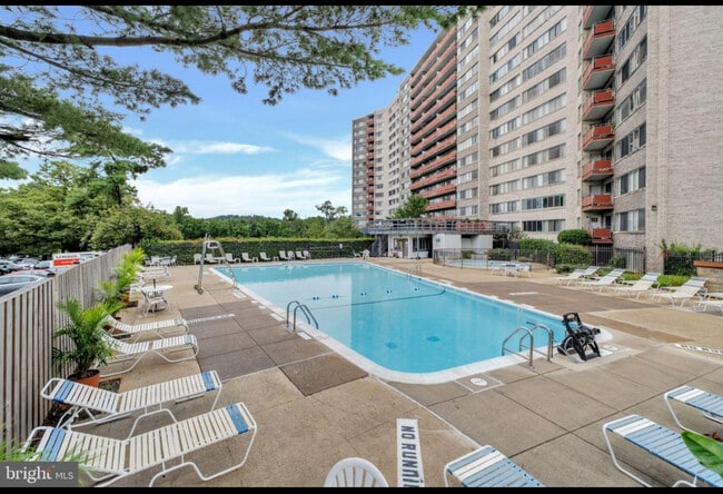 Foto del edificio - 5340 Holmes Run Pky
