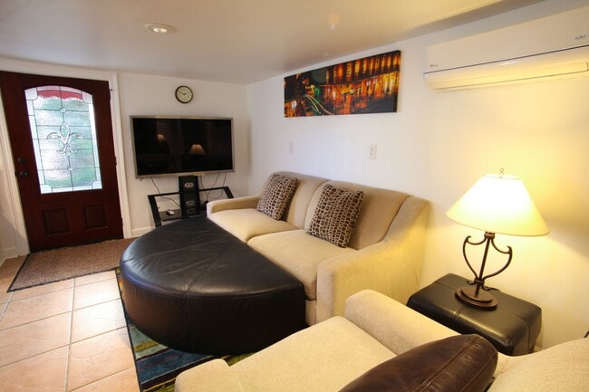 Photo - 3316 Upperline St Apartment