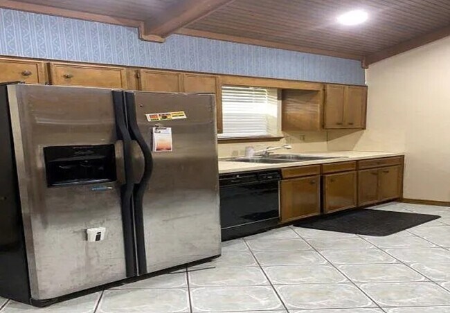 Building Photo - 1119 Meadowvale Dr