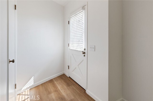 Foto del edificio - 326 Meadow Ln