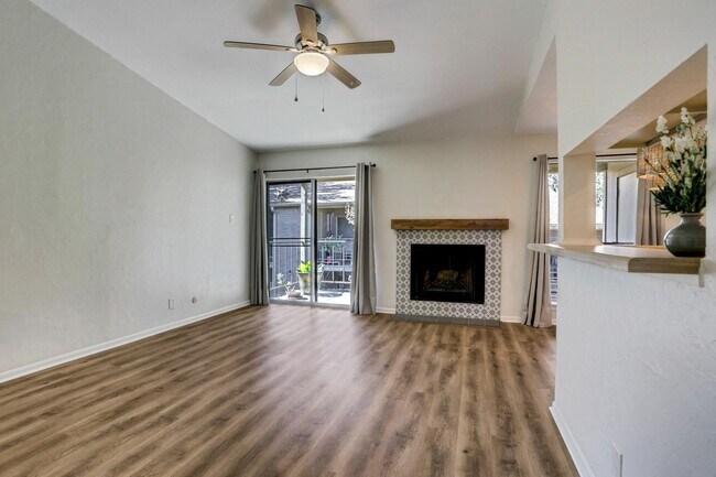 Foto del edificio - 700 Thicket Ln