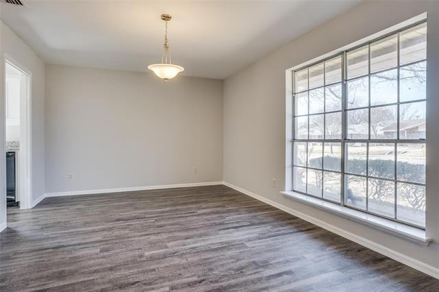 Building Photo - 2404 Lovell Dr