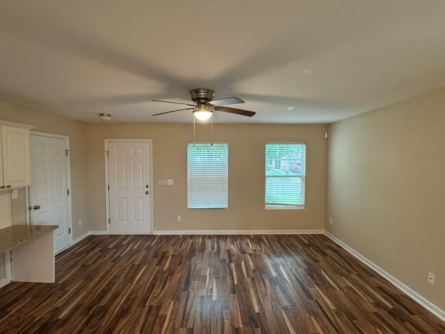 Building Photo - 4183 Broadstairs Dr SW