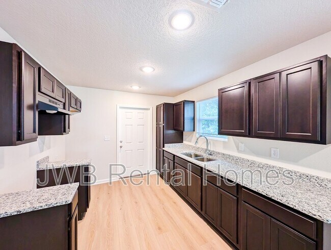 Building Photo - 2123 Moncrief Rd