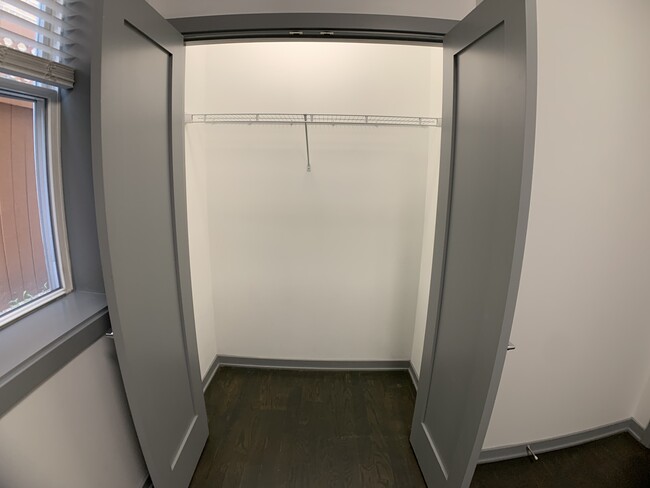 Foto del edificio - 2834 W Diversey Ave