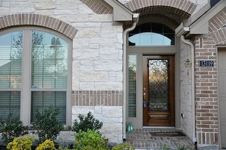 Building Photo - 13119 Sweetgum Shores Dr