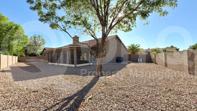Building Photo - 214 N Silverado St
