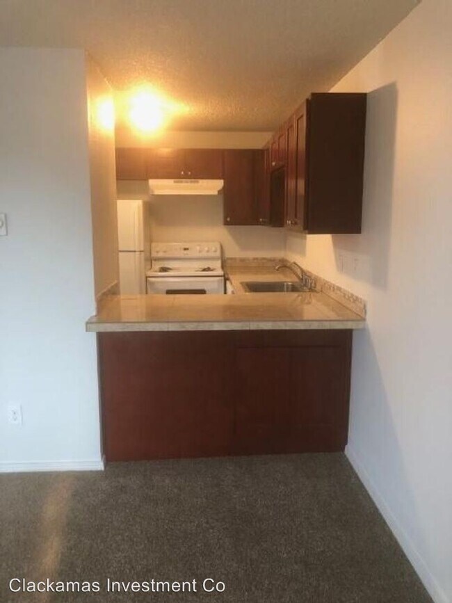 Foto del edificio - 1 br, 1 bath Apartment - 469 Hilltop Ave