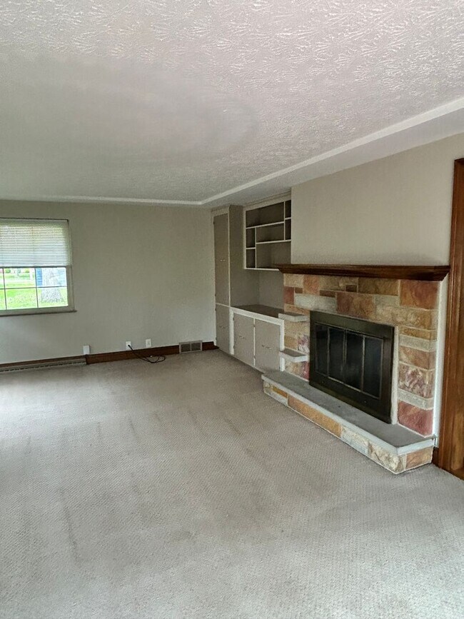 Foto del edificio - Three Bedroom, Single-Family Home