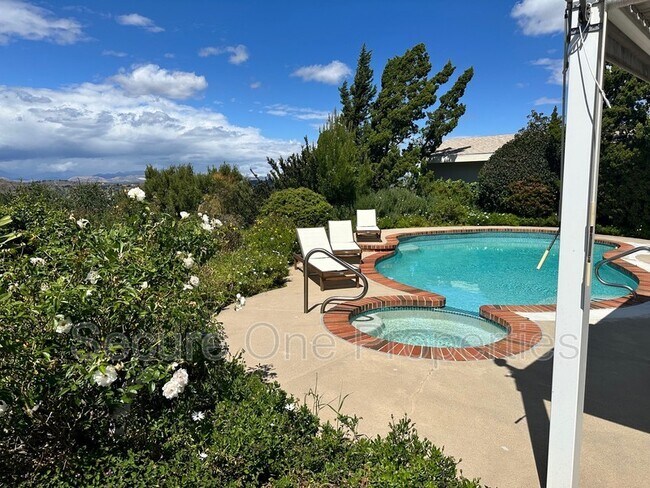 Foto del edificio - 637 Lynwood St