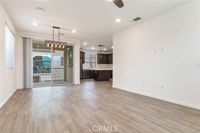 Building Photo - 893 Mango Ct