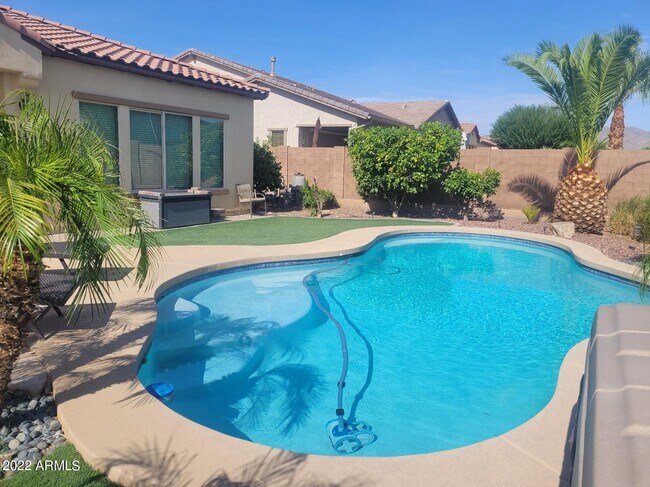 Building Photo - 19350 W Oregon Ave