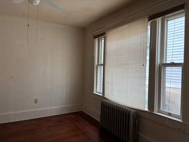 Foto del edificio - 27 Scammell Ave